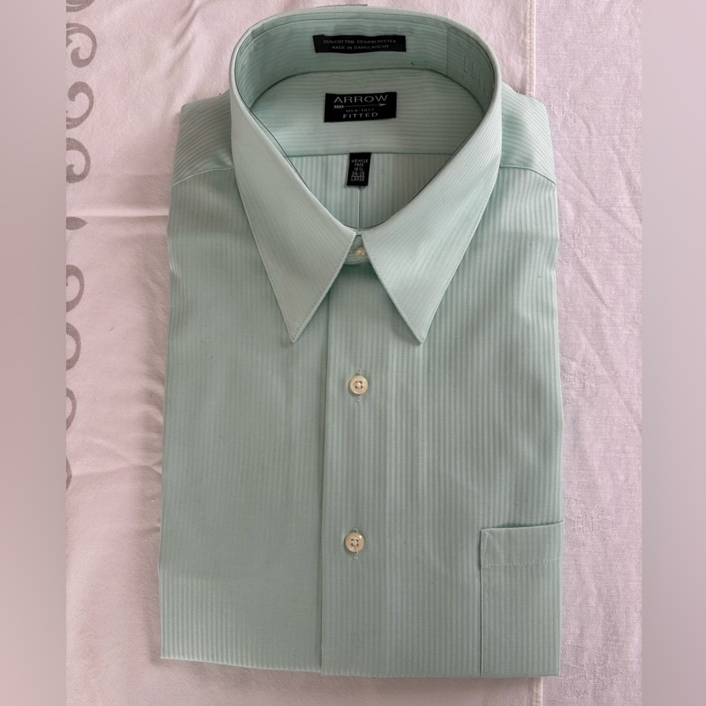 NEW mint green Arrow men’s dress shirt! 16 1/2; 34/35. Beautiful!!
